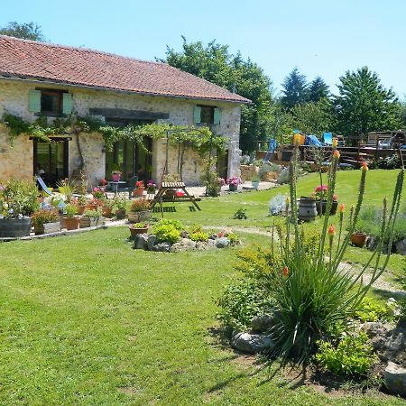 Villa chez daisy à Montbron Extérieur photo