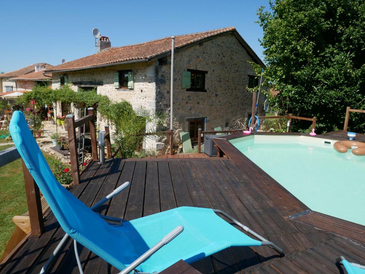 Villa chez daisy à Montbron Extérieur photo